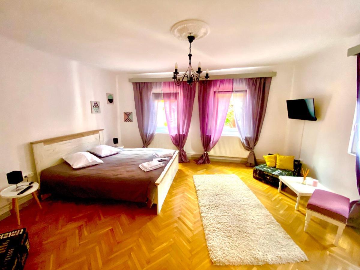 Vinyl'S Place Brasov Exterior photo